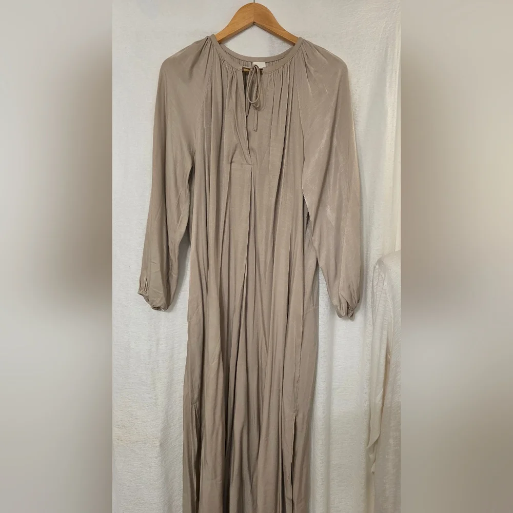 H&M FLOWING DRESS NEW W/O TAGS SIZE MEDIUM - Picture 1 of 15